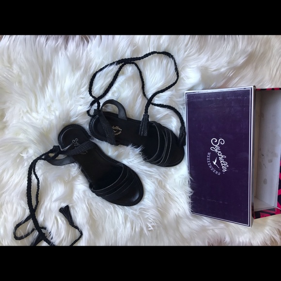 Leather tie up sandals - Picture 2 of 6